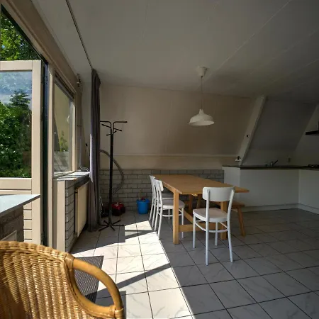 Cosy In With Balcony Terrace Ferienhaus