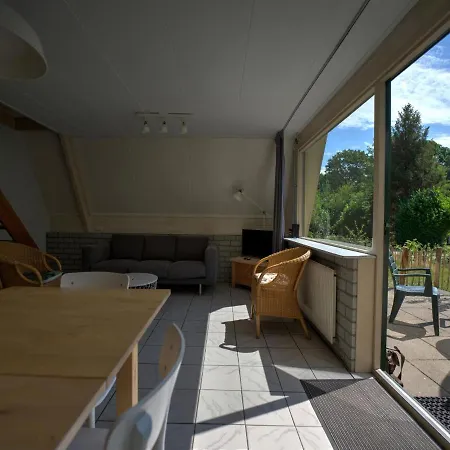 Cosy In With Balcony Terrace Ferienhaus